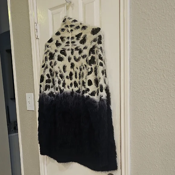 Oliver Monochrome Ombre Fuzzy Cheetah Open Cardigan Black White Large - Picture 6 of 13